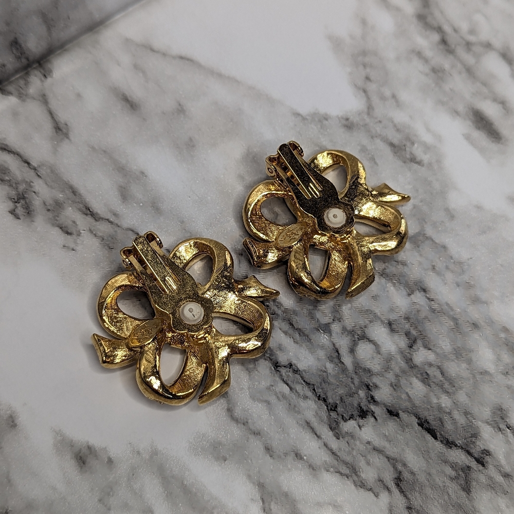 Kenneth Jay Lane for Avon Vintage Gold Tone Bow Clip-On Earrings - Picture 3 of 3
